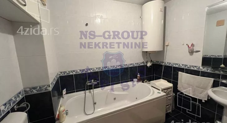 Četvoroiposoban stan | 4zida