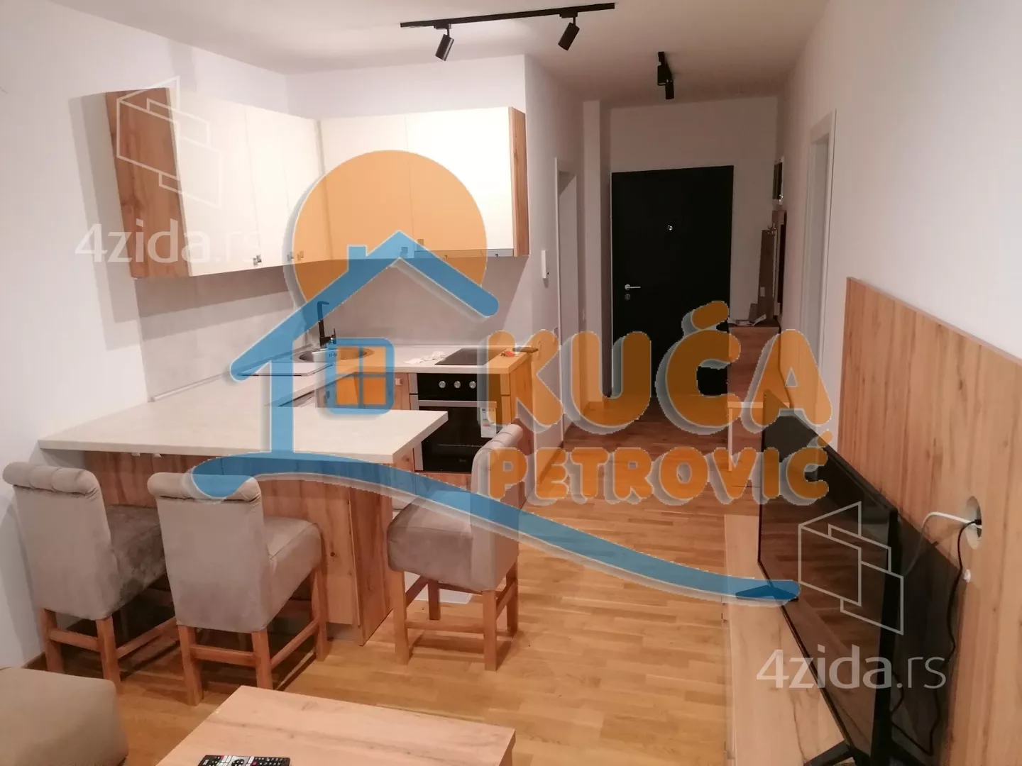 Jednoiposoban stan | 4zida