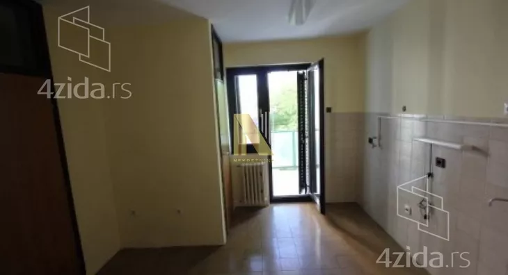 Četvoroiposoban stan | 4zida