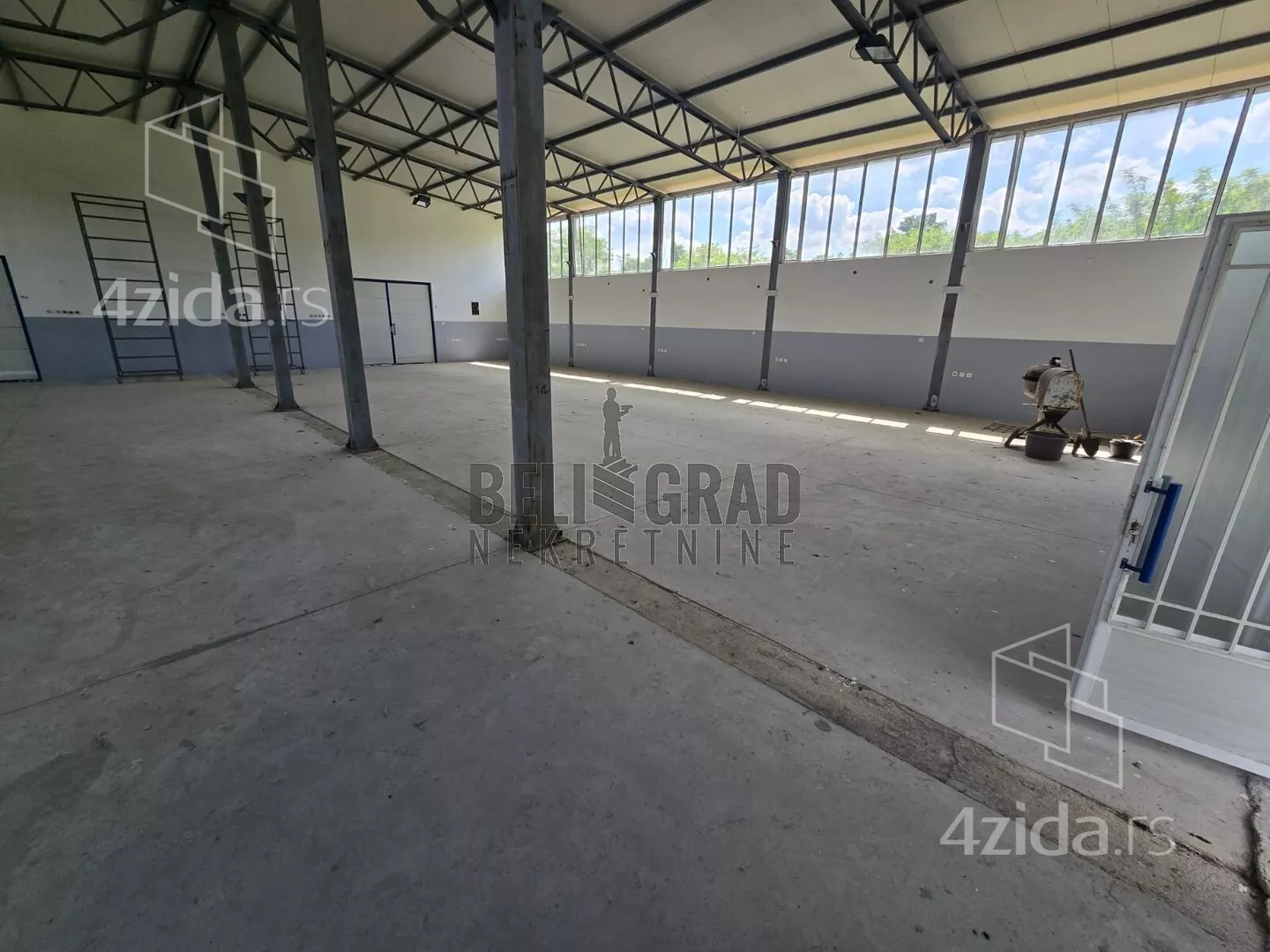 Plac | 4zida