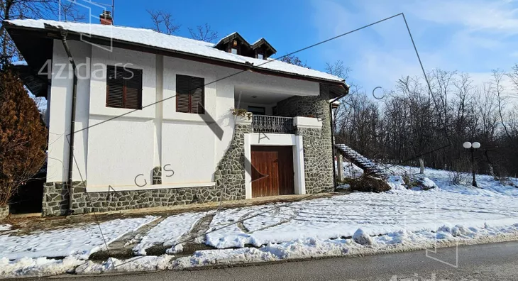 3-etažna kuća | 4zida