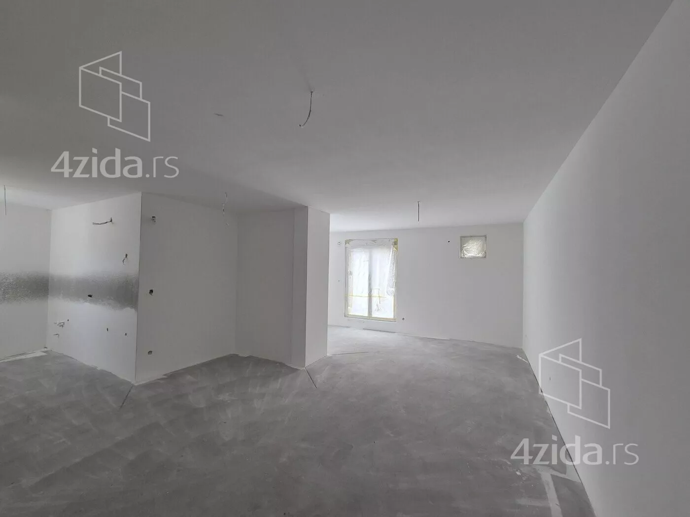 Četvoroiposoban stan | 4zida