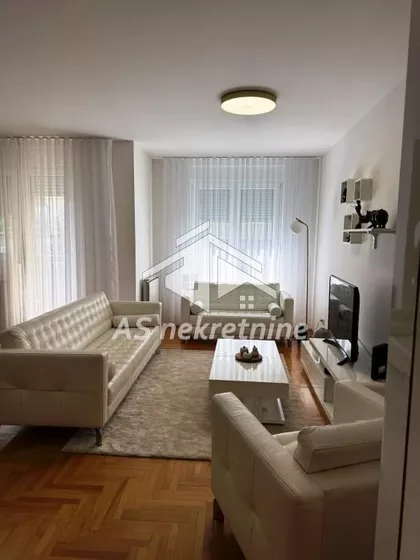 Stepa Stepanović | 4zida.rs