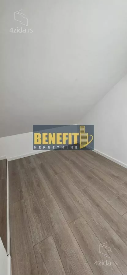 Četvoroiposoban stan | 4zida