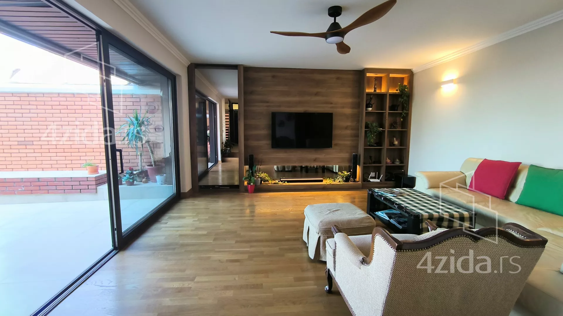 Petosoban stan | 4zida