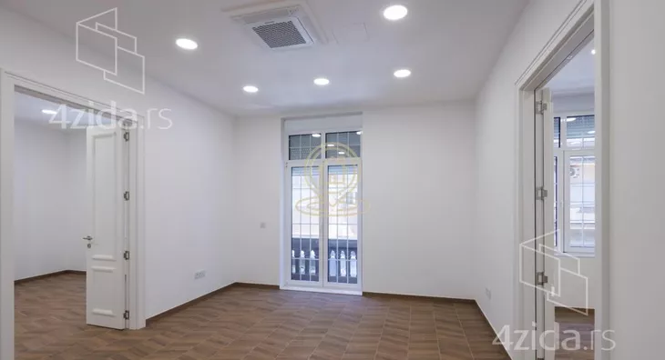 Četvoroiposoban stan | 4zida