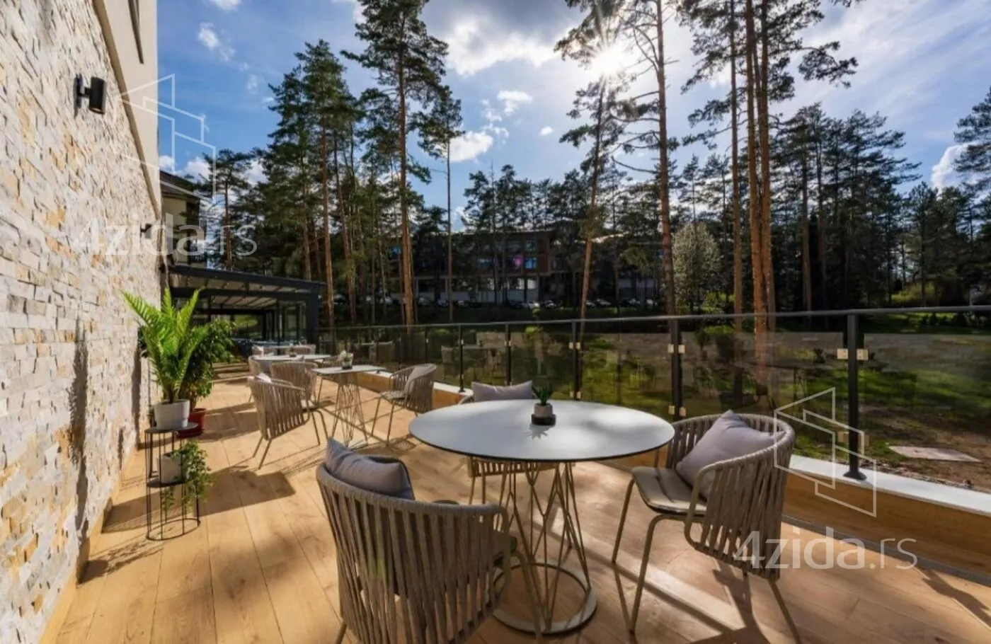 Jednoiposoban stan | 4zida