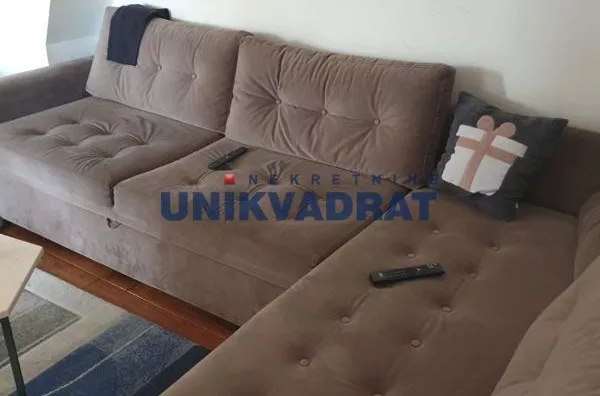 Šestosoban stan | 4zida