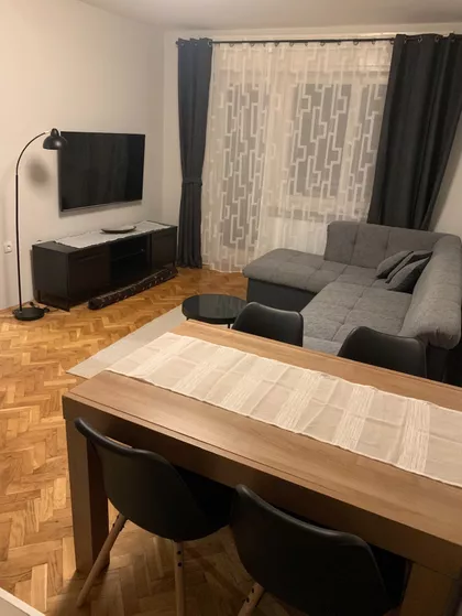 Slaviše Vajnera Čiče preko puta osnovne škole | 4zida.rs