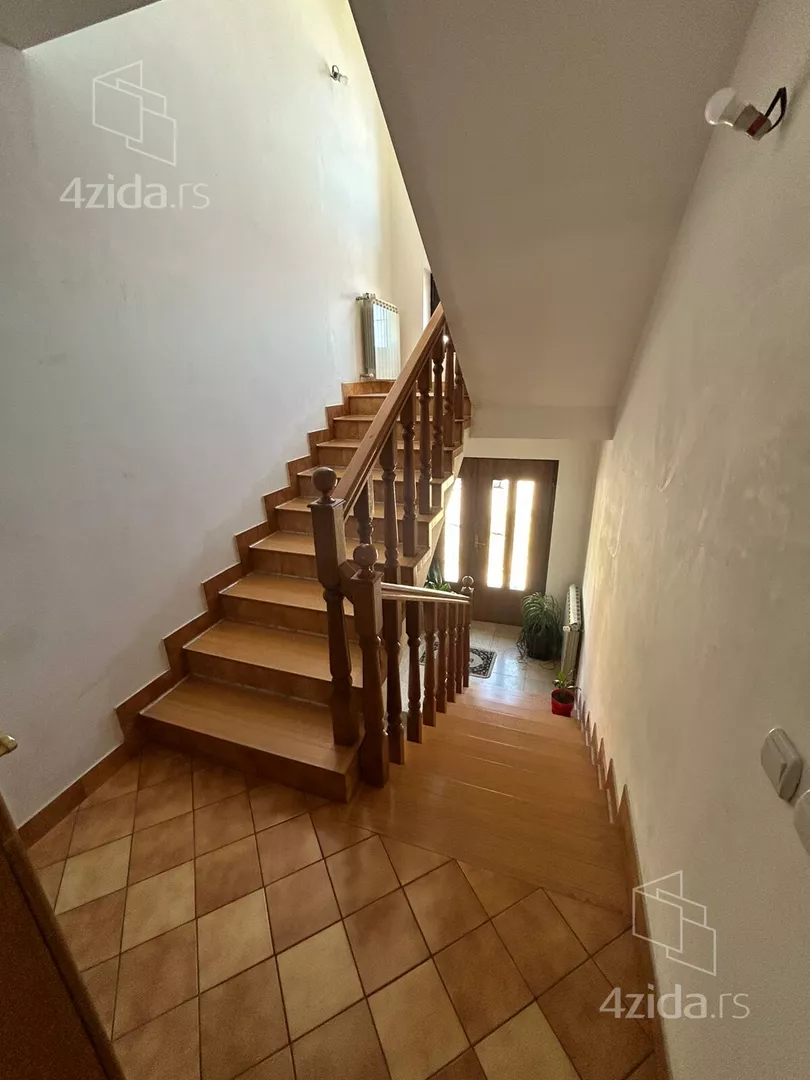 4-etažna kuća | 4zida