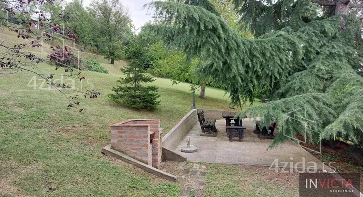 Plac | 4zida