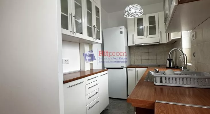 Šestosoban stan | 4zida