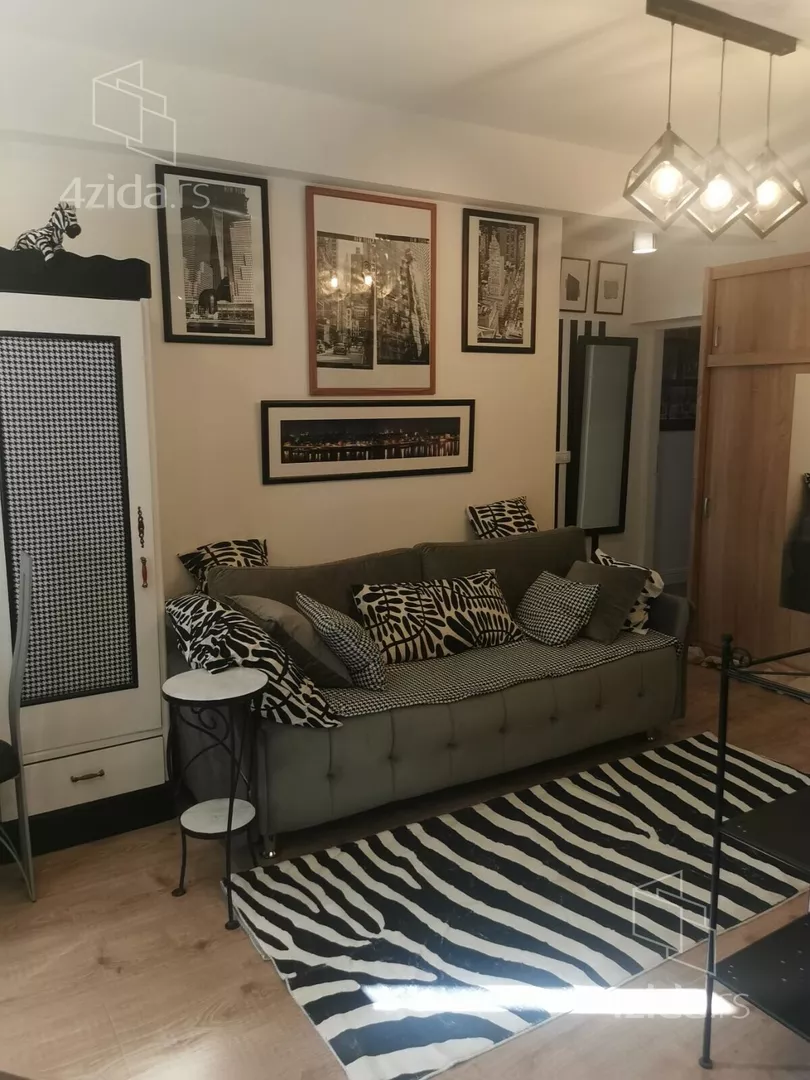 Četvoroiposoban stan | 4zida