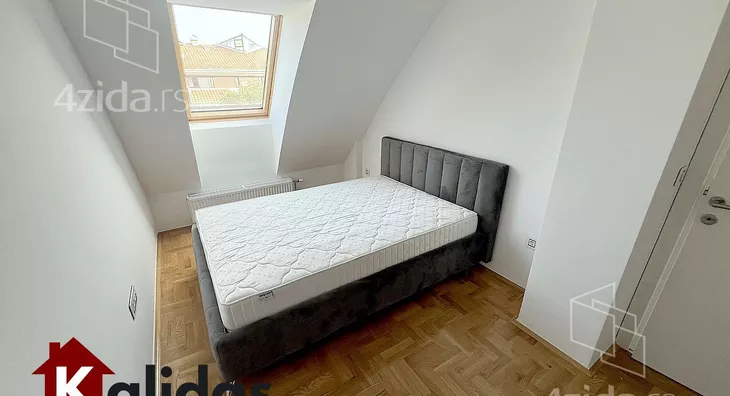 Šestosoban stan | 4zida