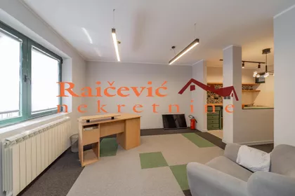 Poslovni prostor za izdavanje · 152 m² · Centar, Voždovac opština, Beograd