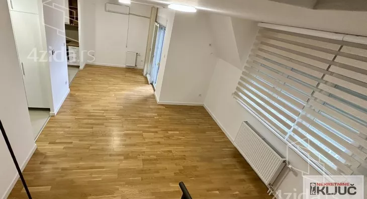Četvoroiposoban stan | 4zida