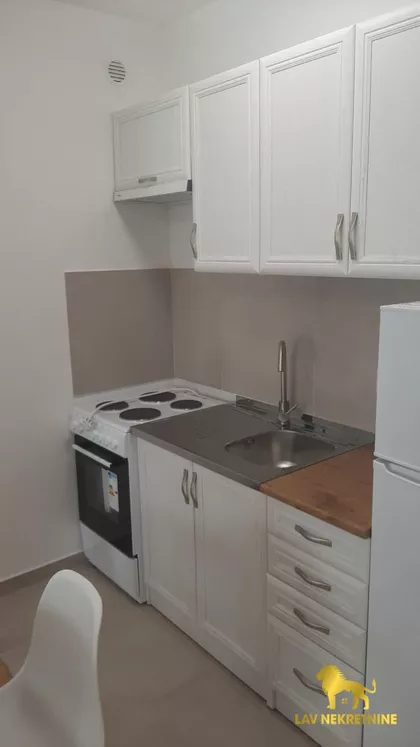 LAZE LAZAREVIĆA | 4zida.rs