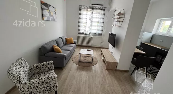 Četvoroiposoban stan | 4zida