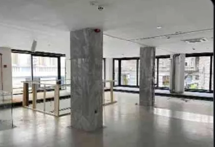 CARA LAZARA | 4zida.rs