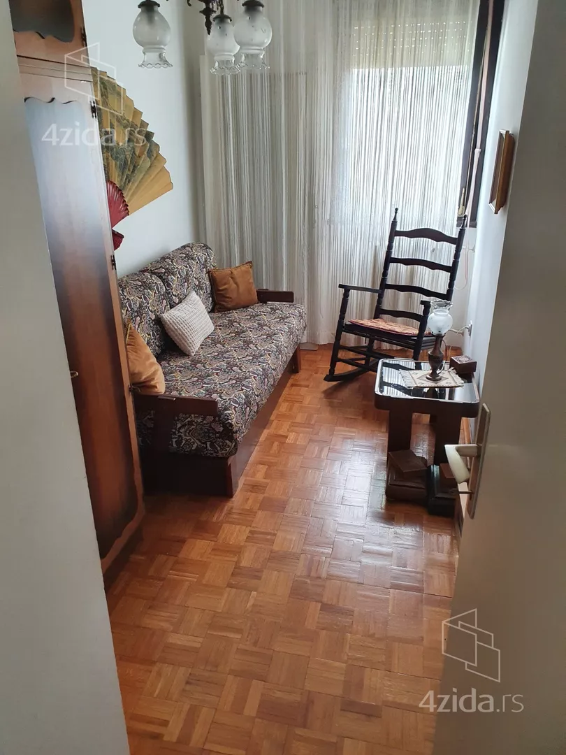 Četvoroiposoban stan | 4zida