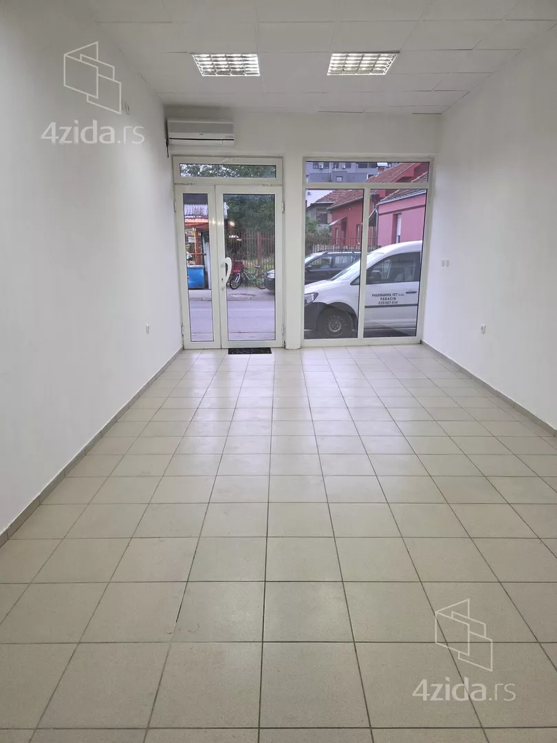 Lokal | 4zida