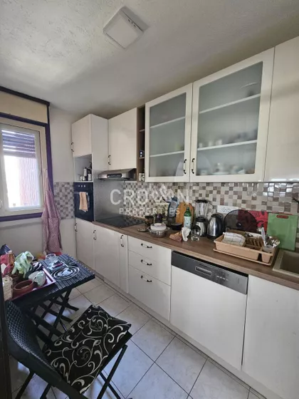 Prvomajska | 4zida.rs