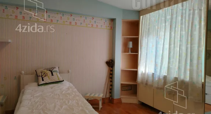 Petosoban stan | 4zida