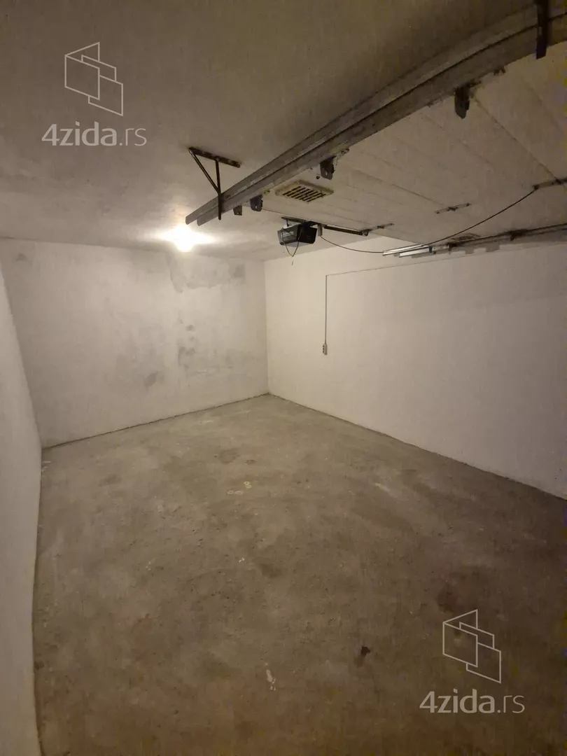 Garaža | 4zida