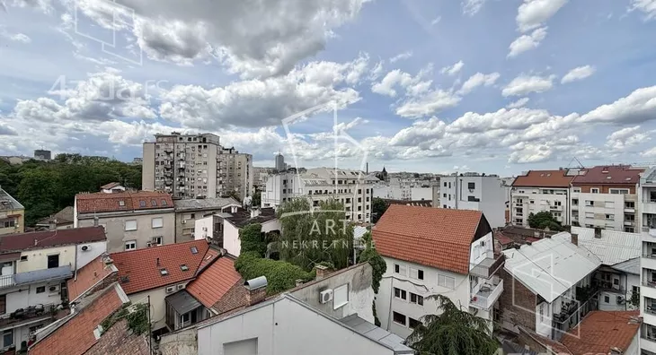 Šestoiposoban stan | 4zida