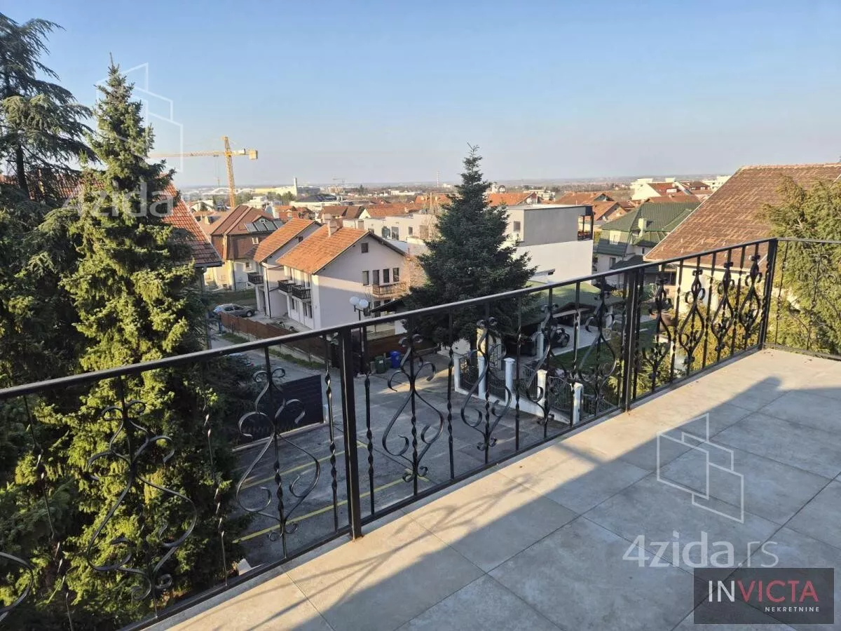 Petosoban stan | 4zida