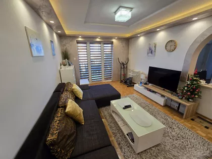 Peđe Milosavljevića | 4zida.rs