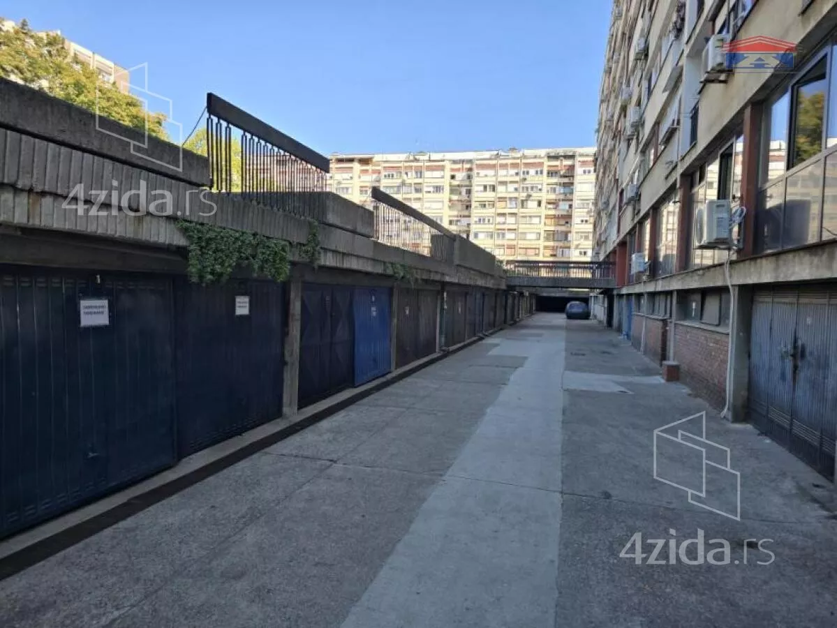 Garaža | 4zida