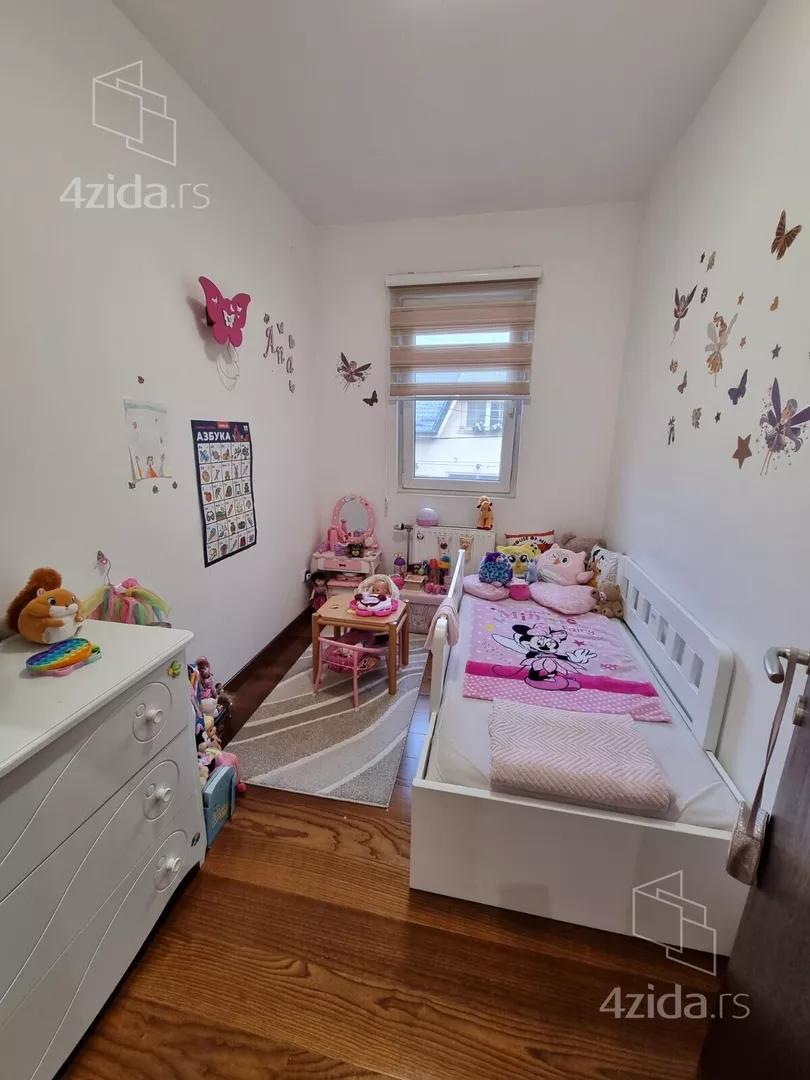 Četvoroiposoban stan | 4zida