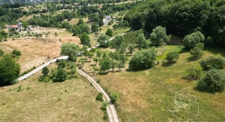 Plac | 4zida