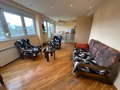 Ustanička | 4zida.rs