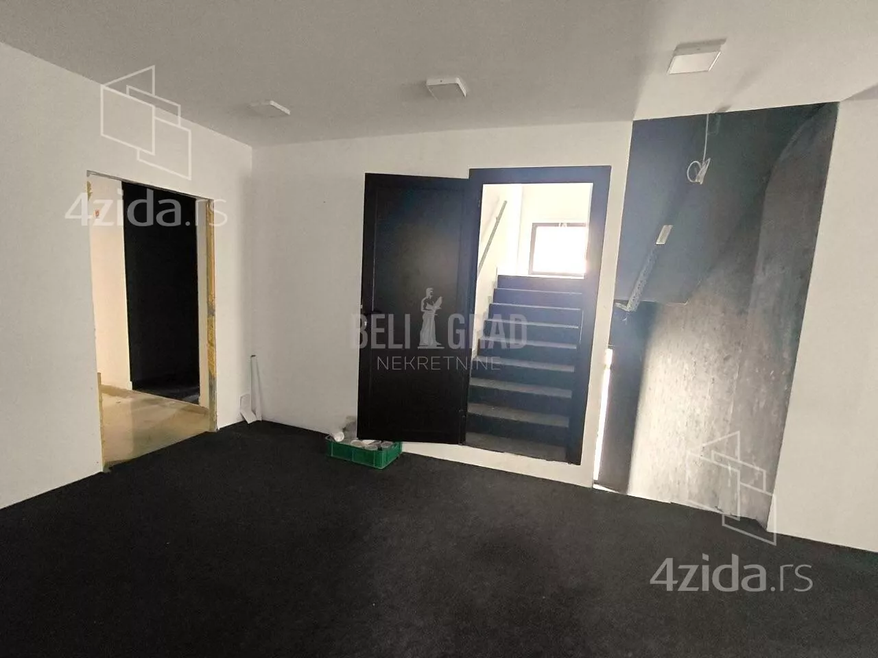 Poslovna zgrada | 4zida