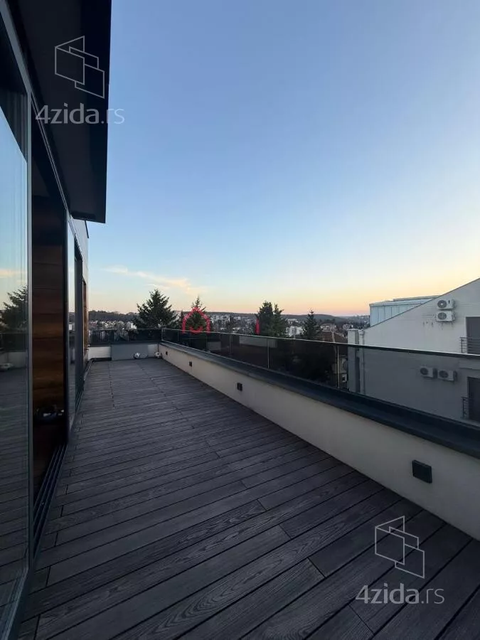 Petosoban stan | 4zida