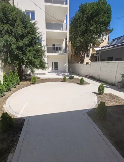 Jovana Subotića | 4zida.rs