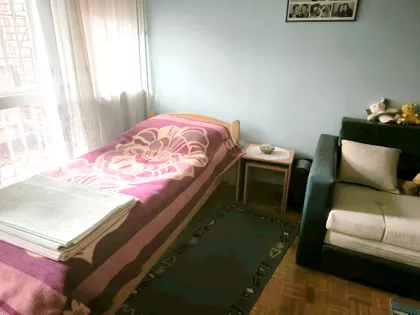 Činovnička Kolonija | 4zida.rs
