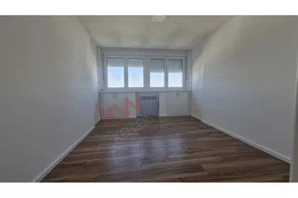 Karadjordjev trg | 4zida.rs
