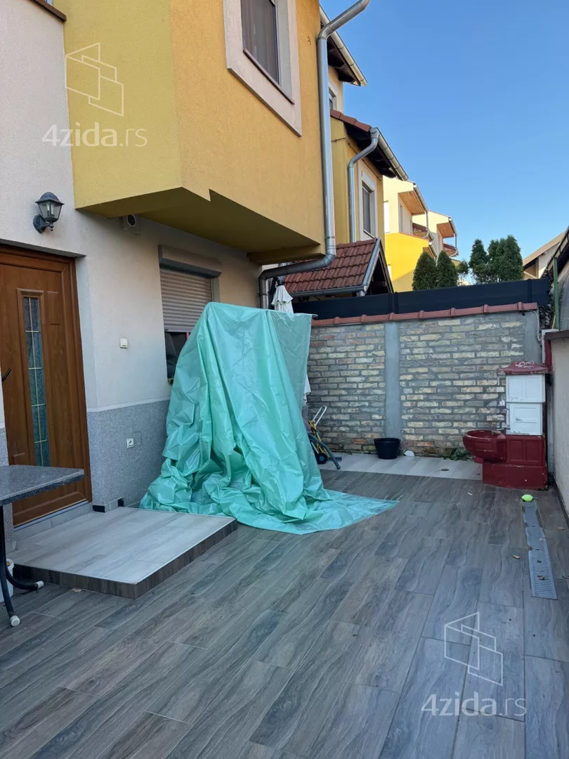 Petoiposoban stan | 4zida