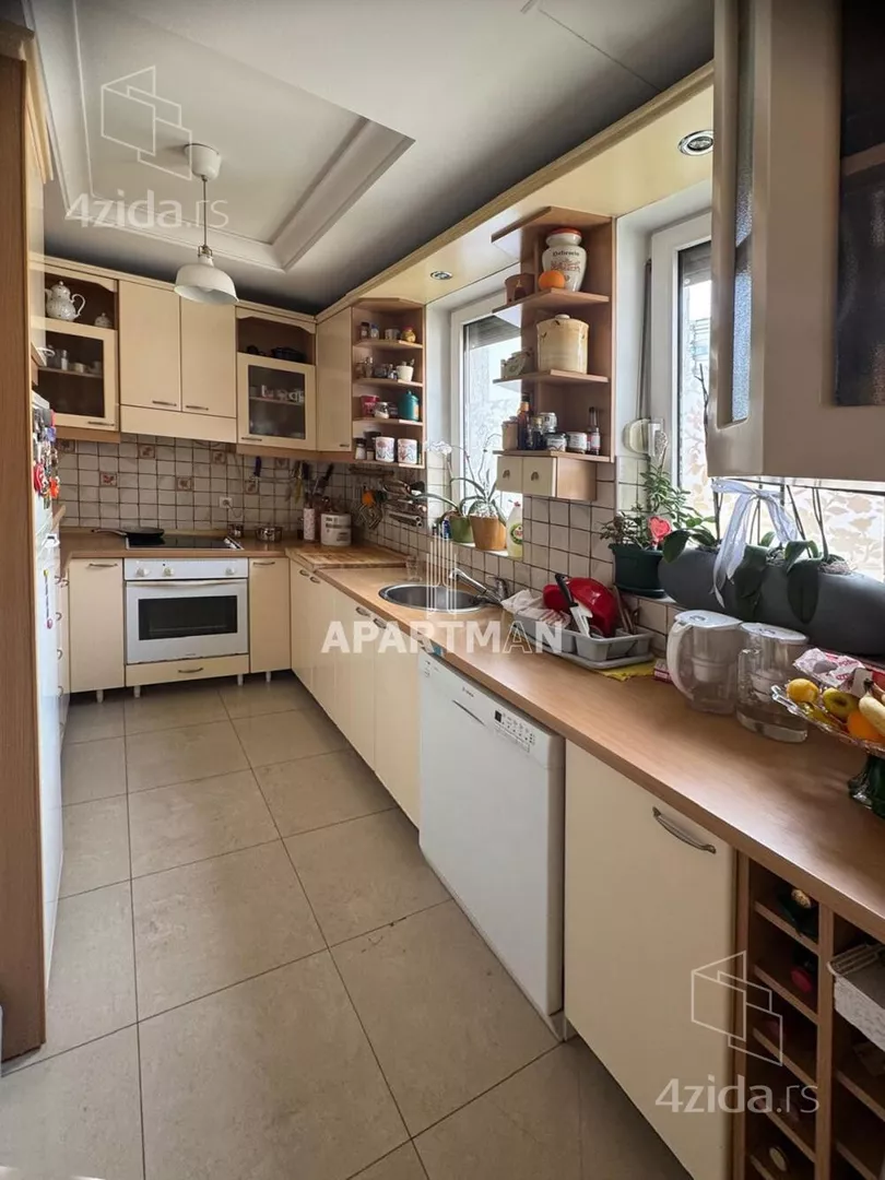 3-etažna kuća | 4zida