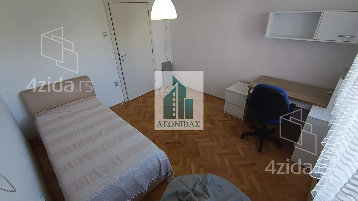 Četvoroiposoban stan | 4zida