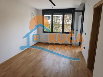 Cara Dušana | 4zida.rs