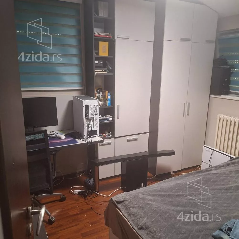 Četvoroiposoban stan | 4zida