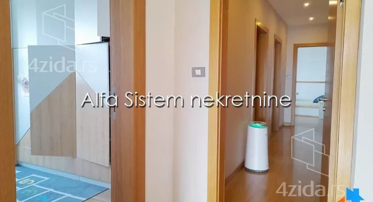 Šestosoban stan | 4zida