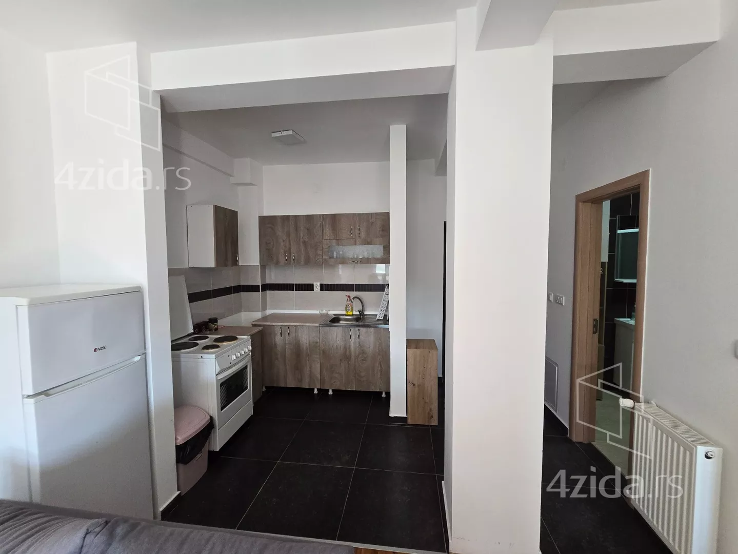 Četvoroiposoban stan | 4zida