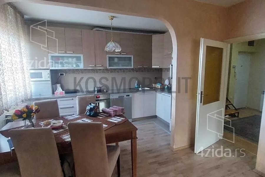 Šestosoban stan | 4zida