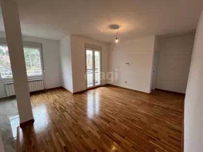 Kraljice Jelene | 4zida.rs