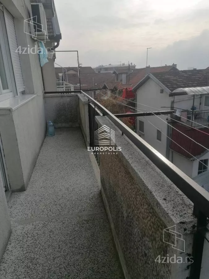 Šestosoban stan | 4zida